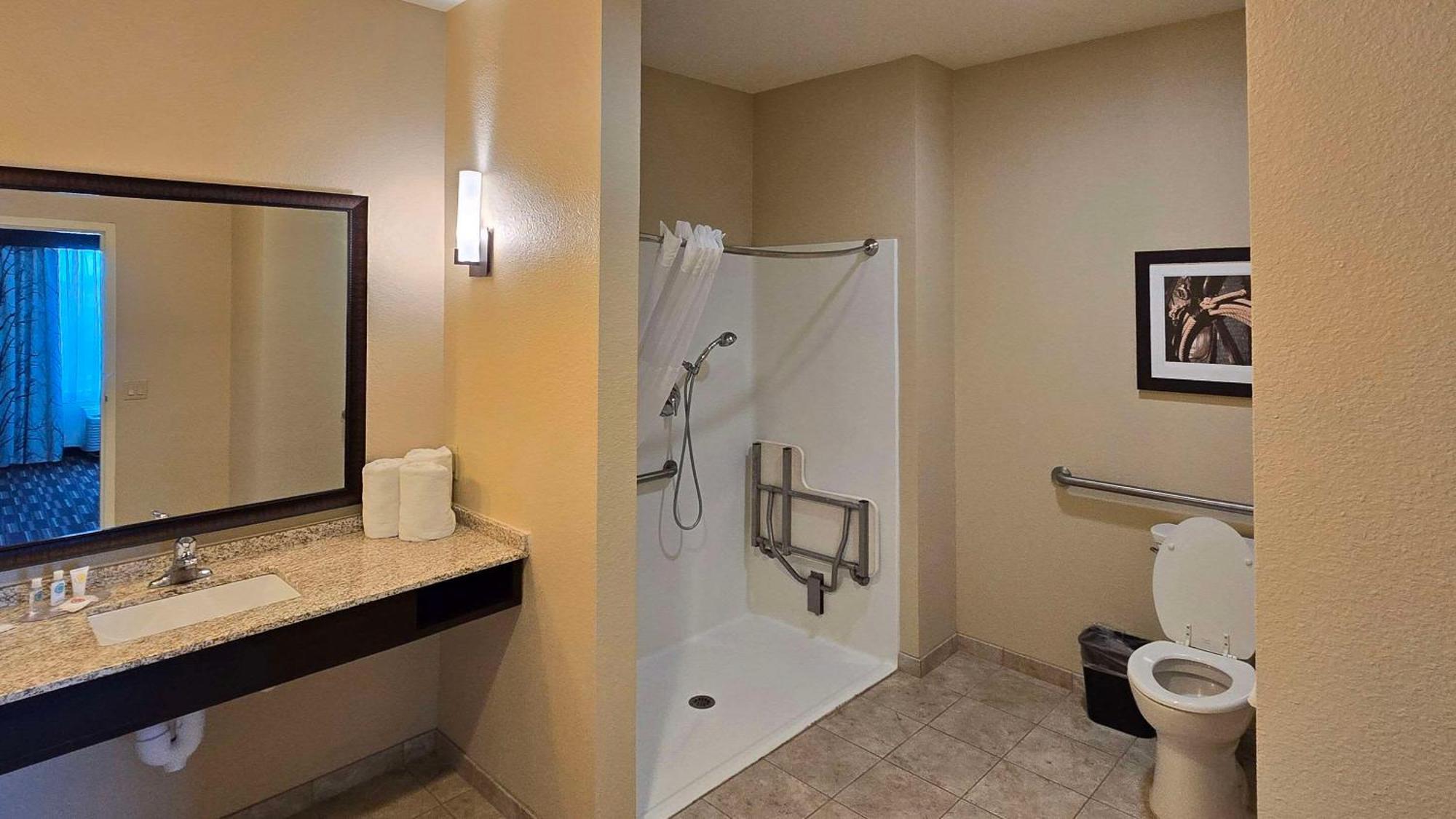 Comfort Inn & Suites Beeville Buitenkant foto
