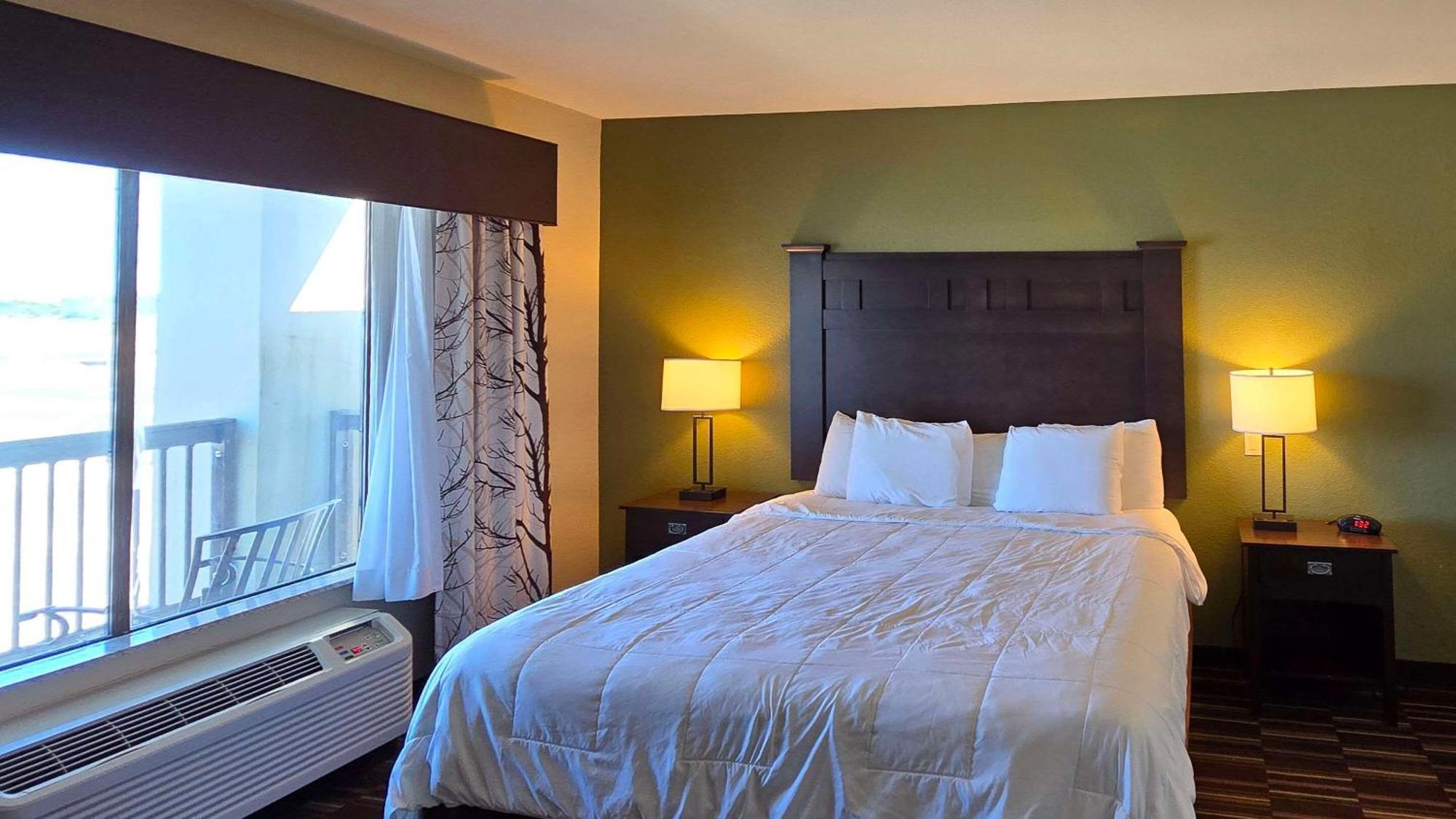 Comfort Inn & Suites Beeville Buitenkant foto